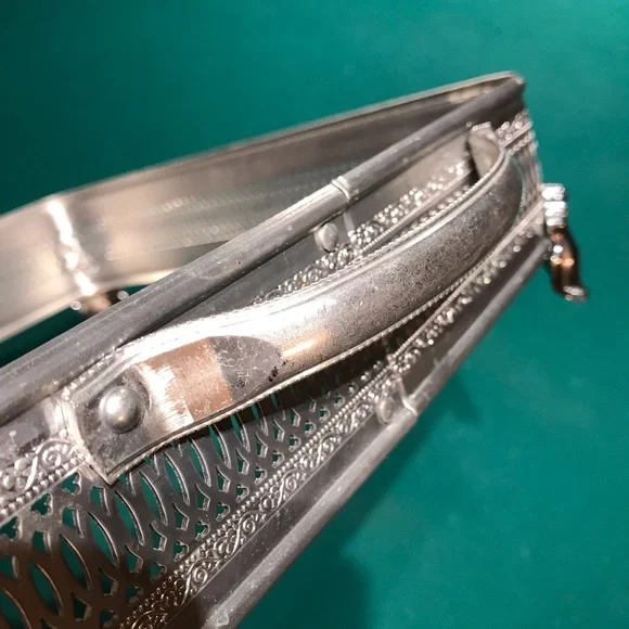 Silver Footed Tray for a glass casserole dish - Picture 7 of 8